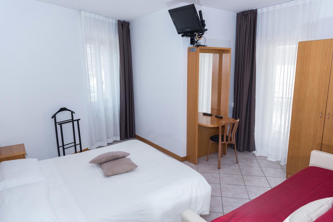 Albergo Ristorante Da Neni Mori Zewnętrze zdjęcie